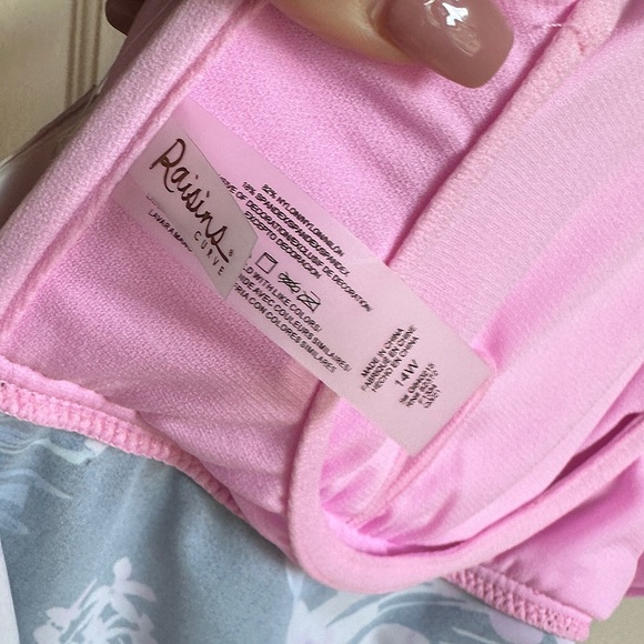 Raisins Curve Women's Plus Rosalie Poolside Underwire Tankini Swimsuit Top 14W - Picture 7 of 17